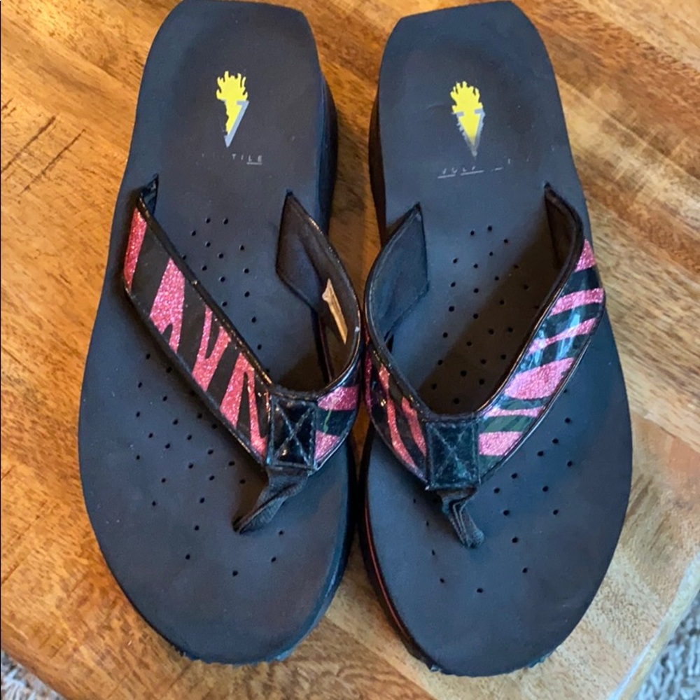 Volatile Flip Flops - image 4